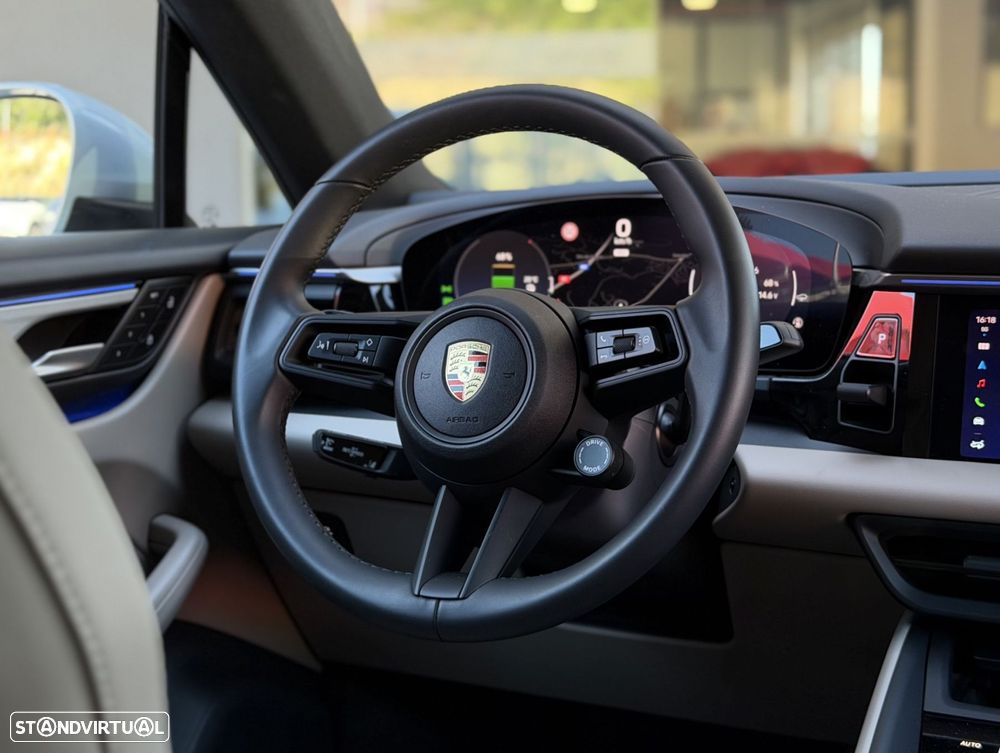 Porsche Macan Electric - 8