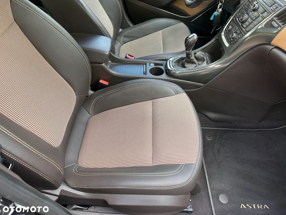 Opel Astra 2.0 CDTI Exklusiv - 26
