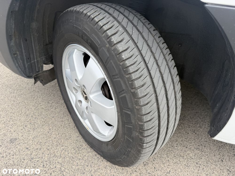 Mercedes-Benz Sprinter - 15
