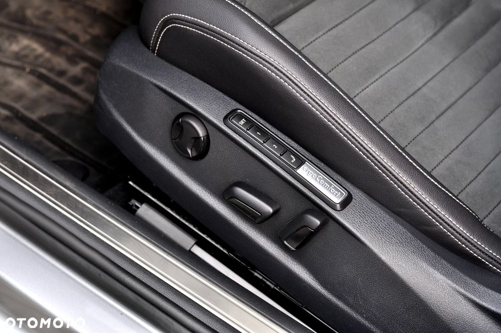 Volkswagen Passat 2.0 TDI EVO Elegance DSG - 13