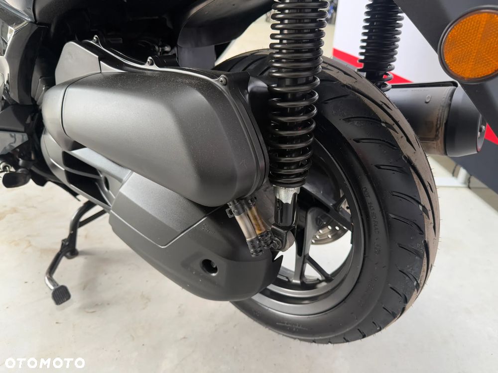 Yamaha X-max - 18
