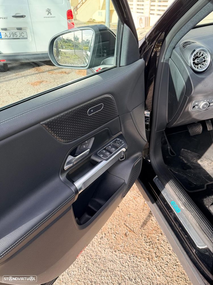 Mercedes-Benz EQB - 17