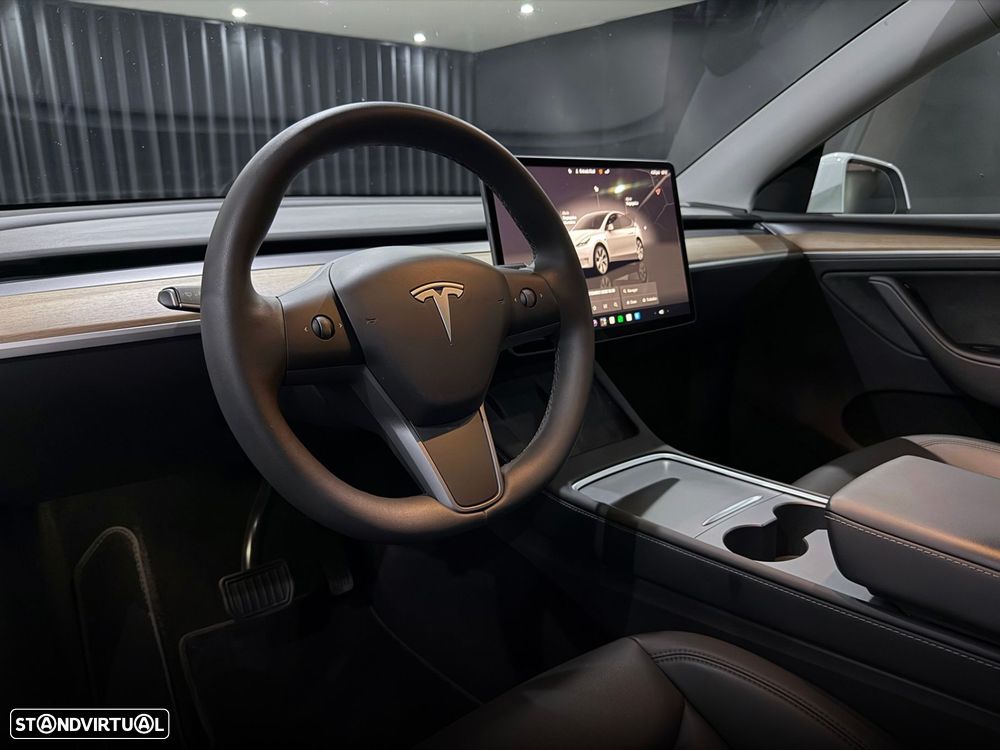 Tesla Model Y Long Range Dual Motor AWD - 15