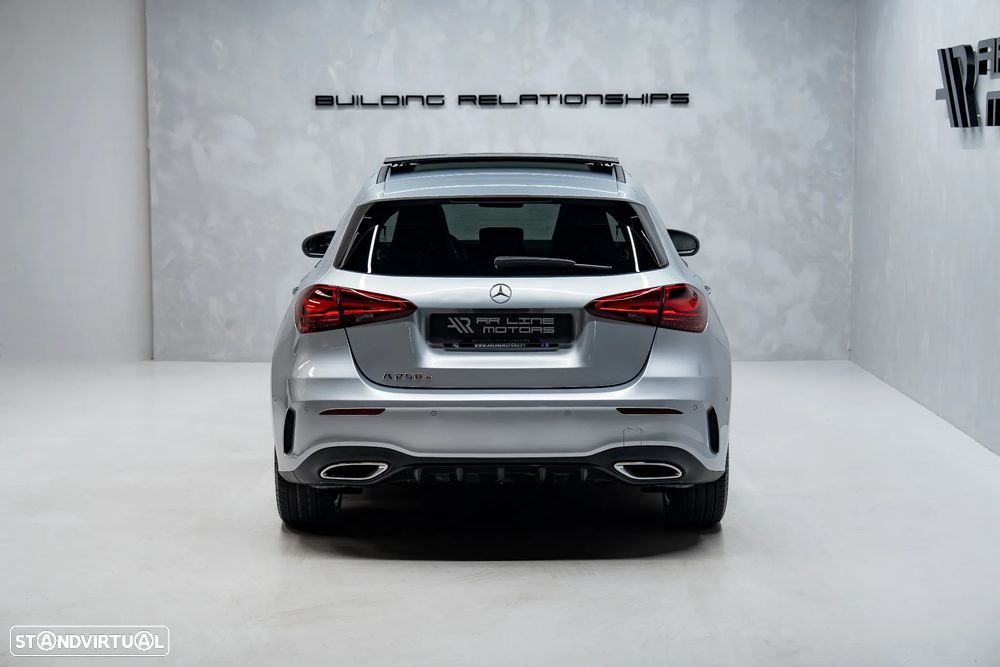Mercedes-Benz A 250 e 8G-DCT AMG Line - 12