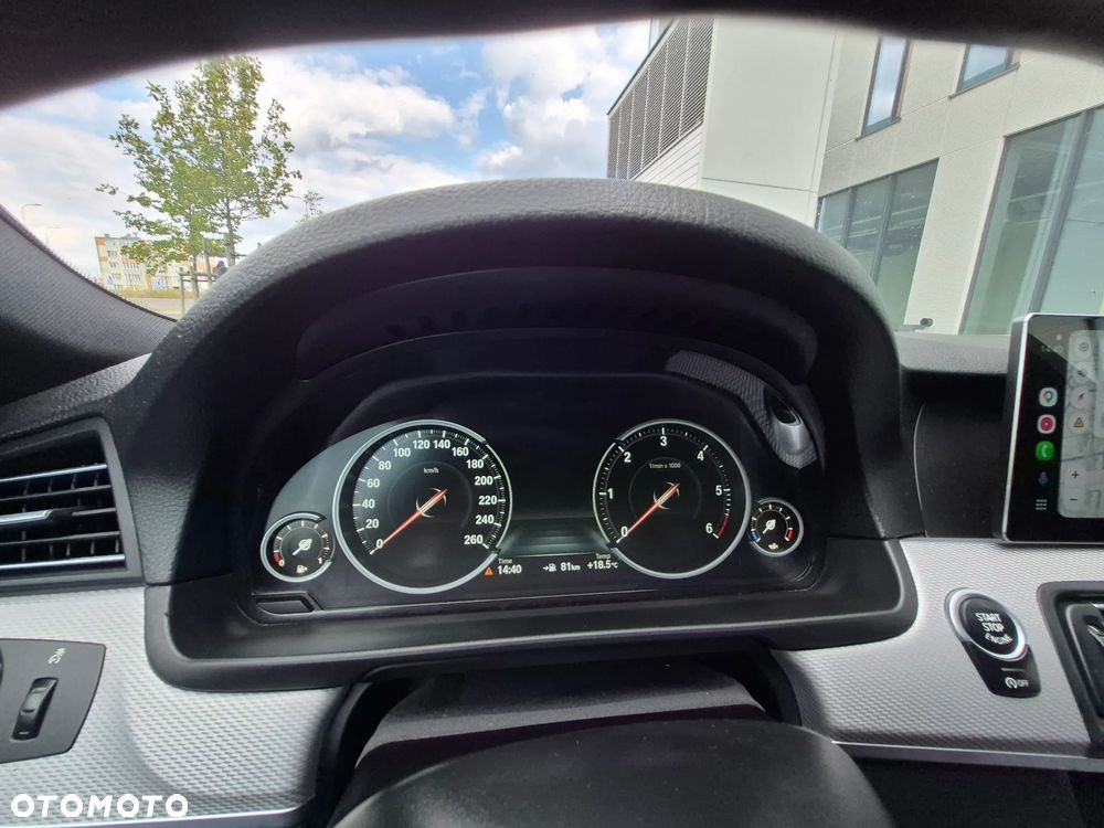 BMW Seria 5 520d Sport-Aut - 33