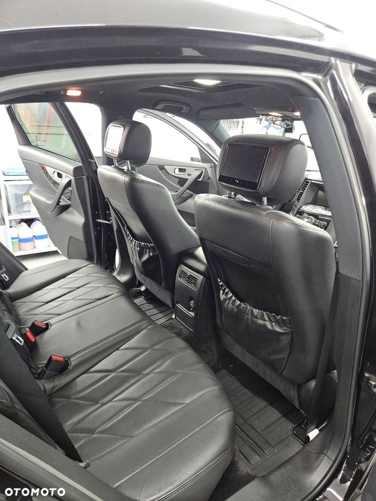 Infiniti QX70 - 17