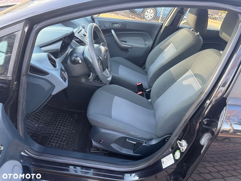 Ford Fiesta 1.25 Champions Edition - 32