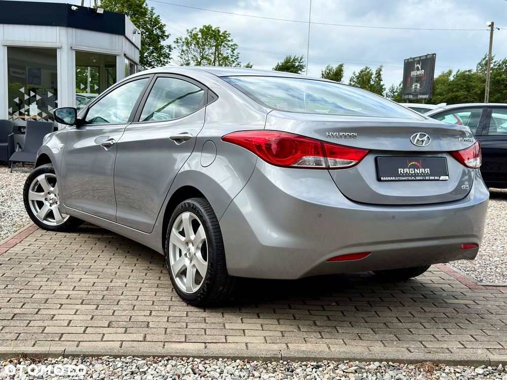 Hyundai Elantra 1.6 Style - 5