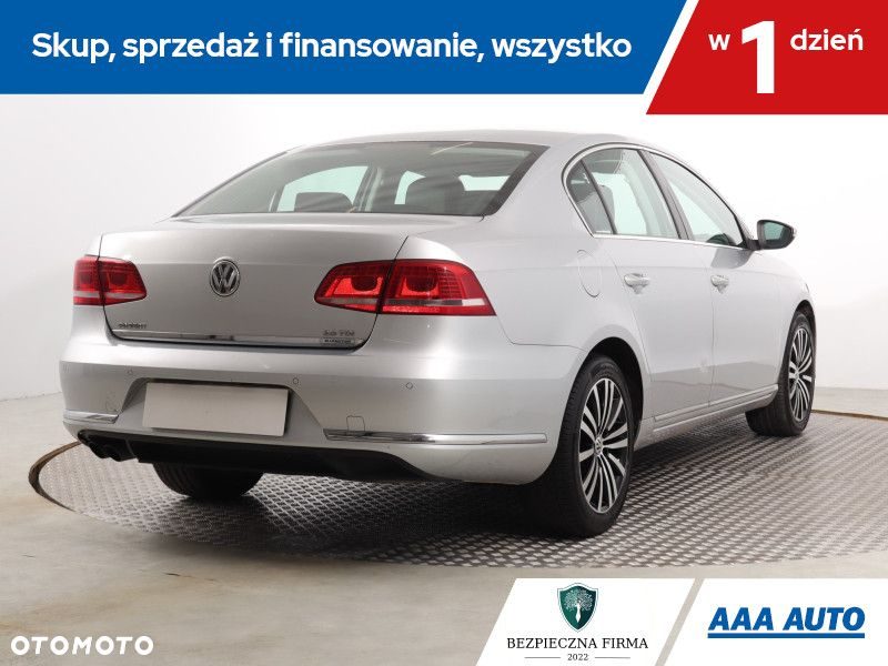 Volkswagen Passat - 6