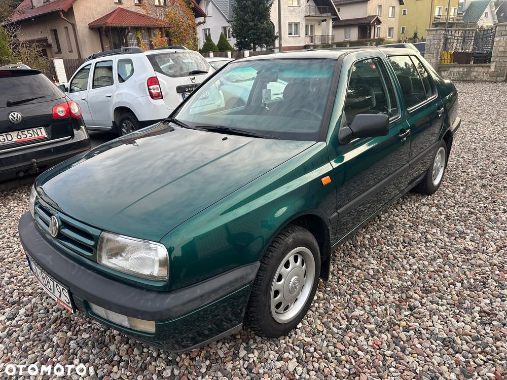 Volkswagen Vento 1.8 GL - 3