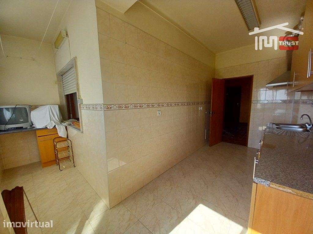 Apartamento T1  1ºandar - Grande imagem: 4/25