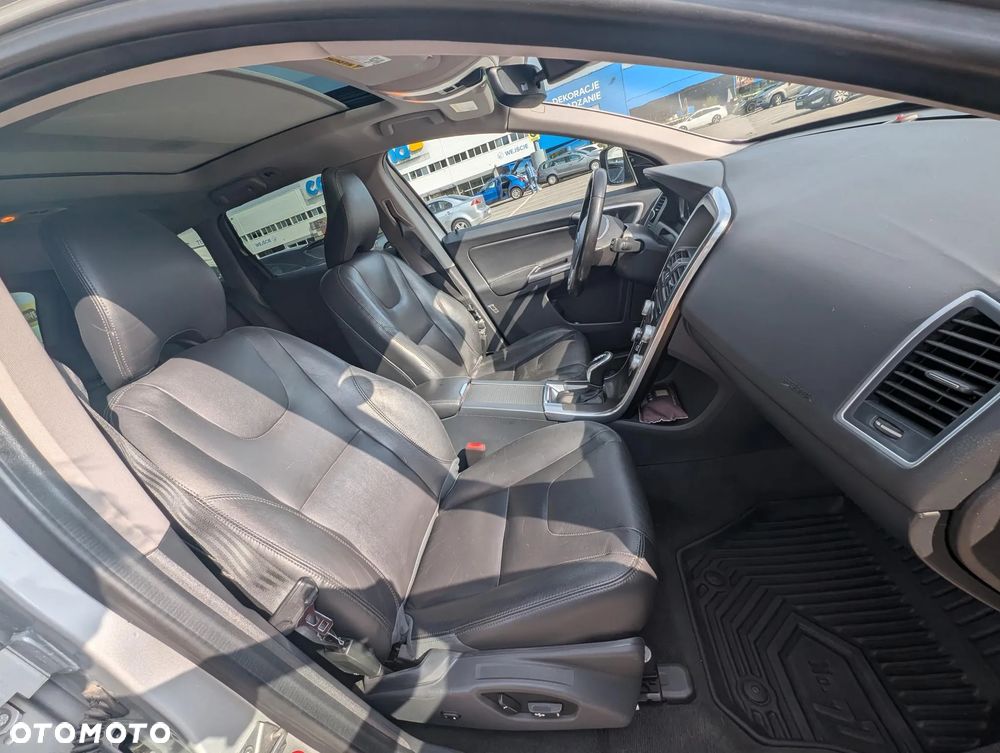 Volvo XC 60 T5 Drive-E Ocean Race - 5