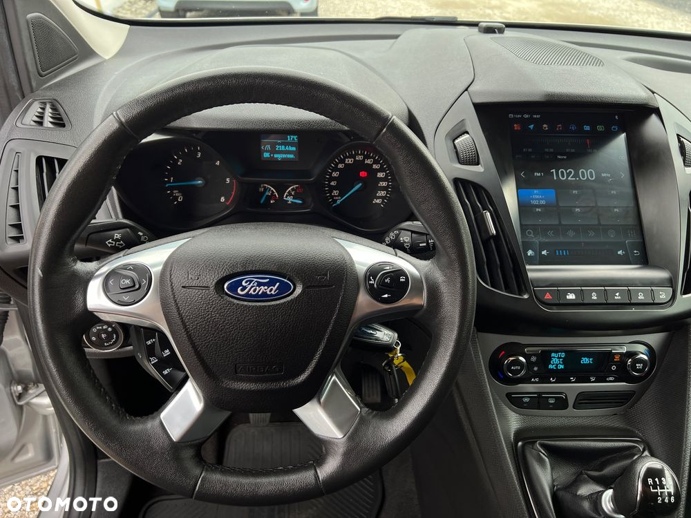 Ford Tourneo Connect Grand - 21