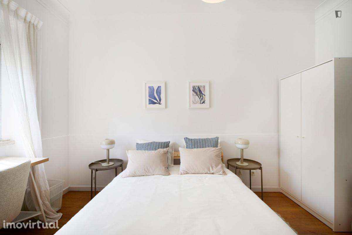 Quarto - localizado em Benfica Lisbon - Grande imagem: 3/29