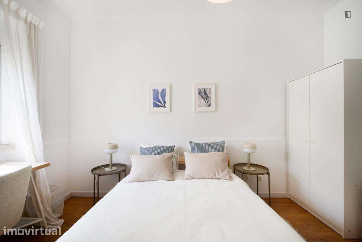 Quarto - localizado em Benfica Lisbon - Grande imagem: 3/29
