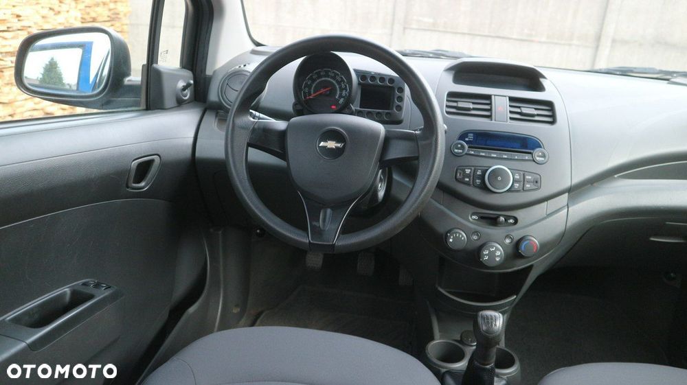 Chevrolet Spark 1.0 Base - 26