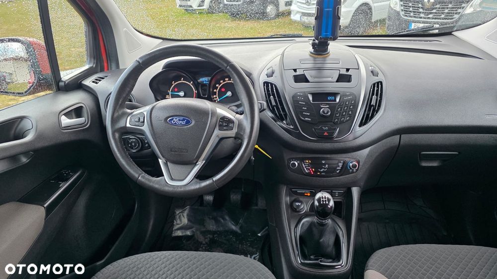 Ford Tourneo Courier - 12