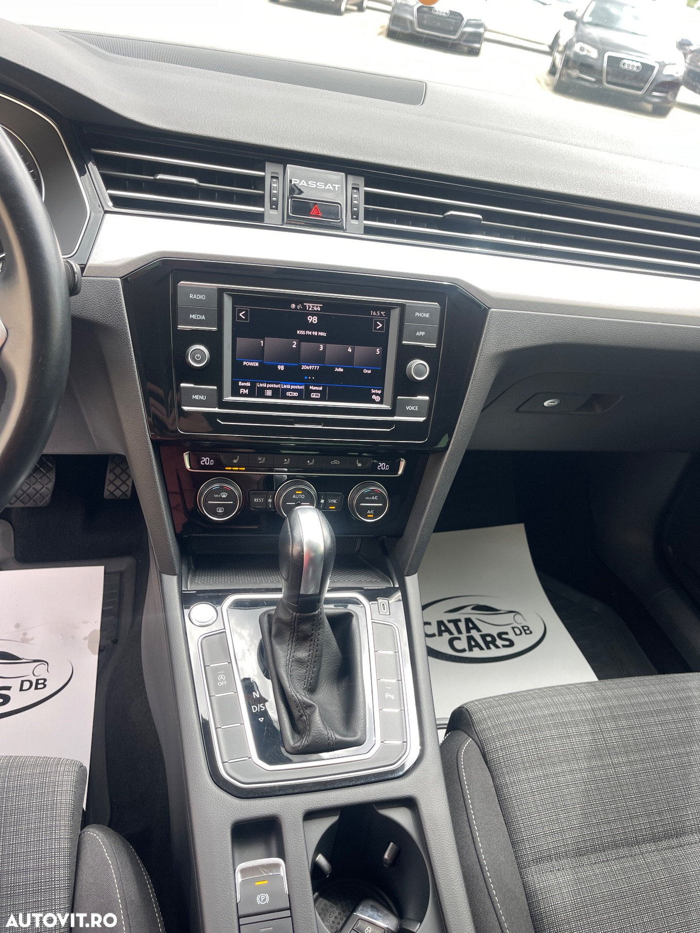 Volkswagen Passat - 32
