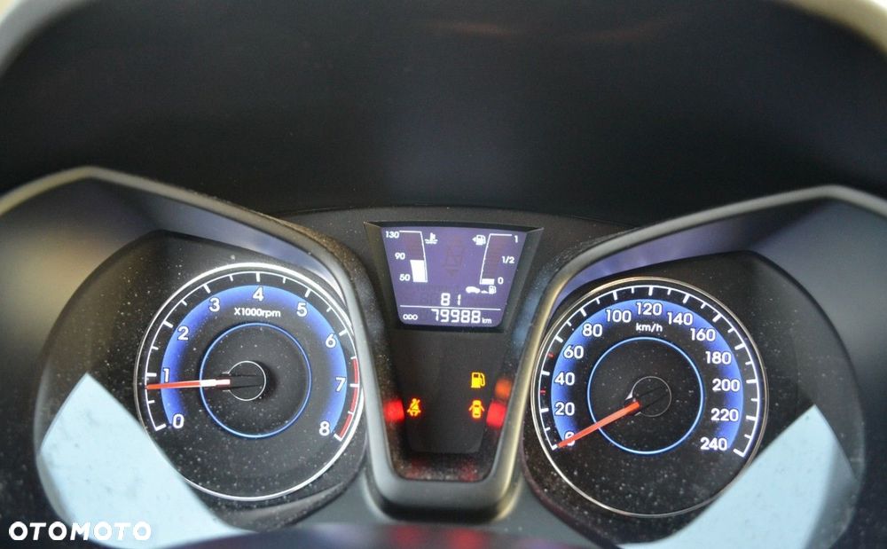 Hyundai ix20 1.4 Trend - 23