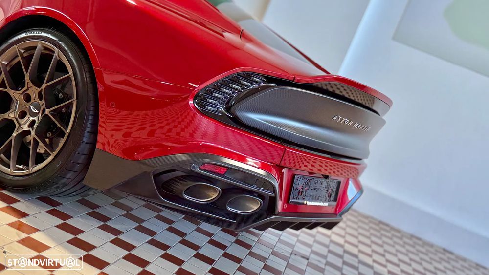 Aston Martin Vanquish V12 - 13