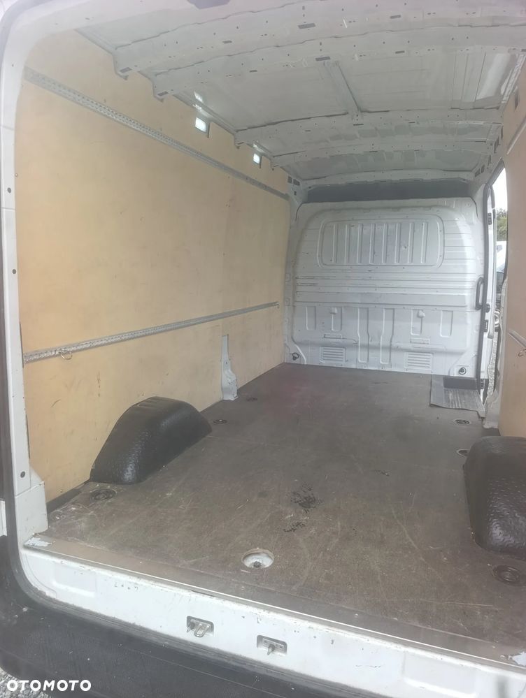 Maxus Deliver 9 - 12