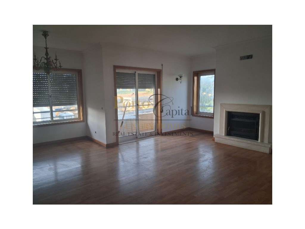 EXCELENTE APARTAMENTO T3 E COM LUGAR DE GARAGEM EM ALFENA PARA ARRE...