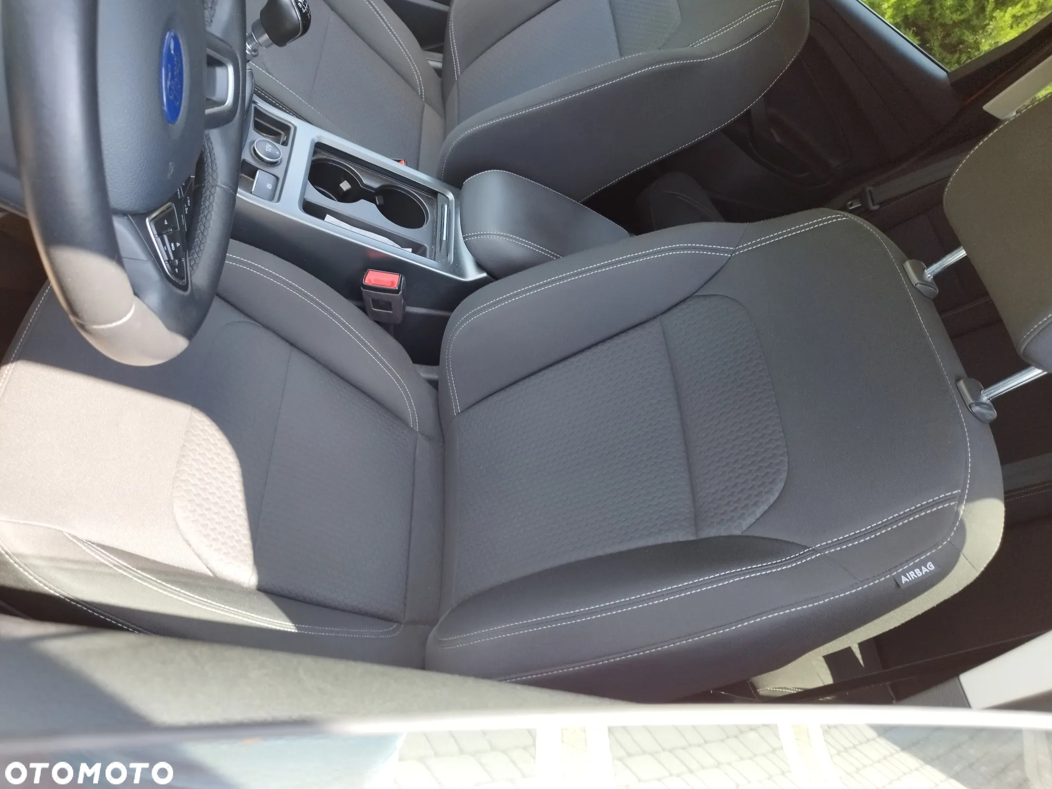 Ford Kuga - 10