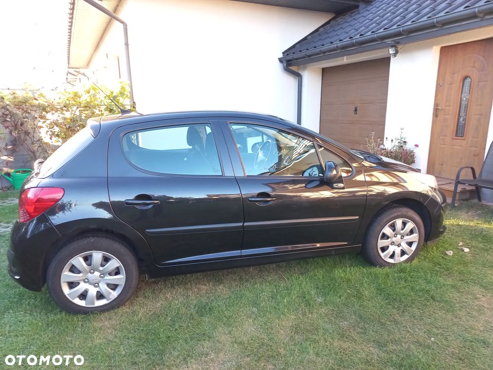 Peugeot 207 1.4 16V Presence - 2