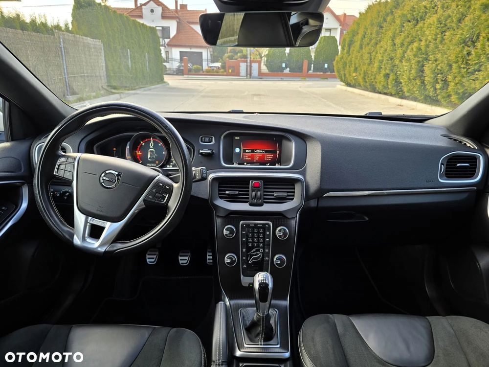 Volvo V40 - 24