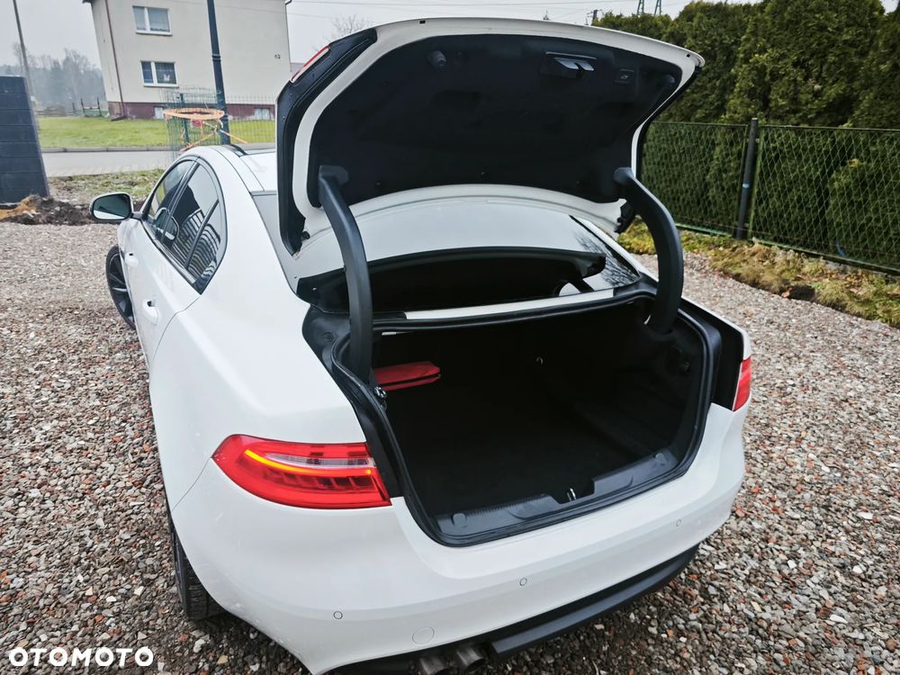 Jaguar XE 20d R-Sport Ingenium Edition - 9