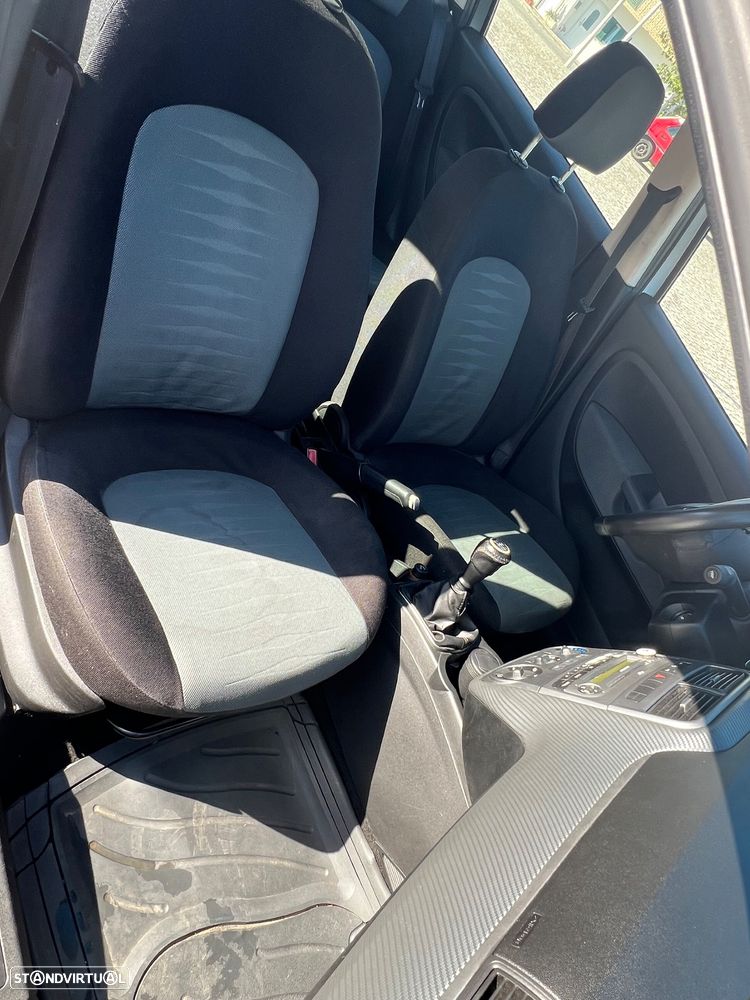 Fiat Grande Punto - 27