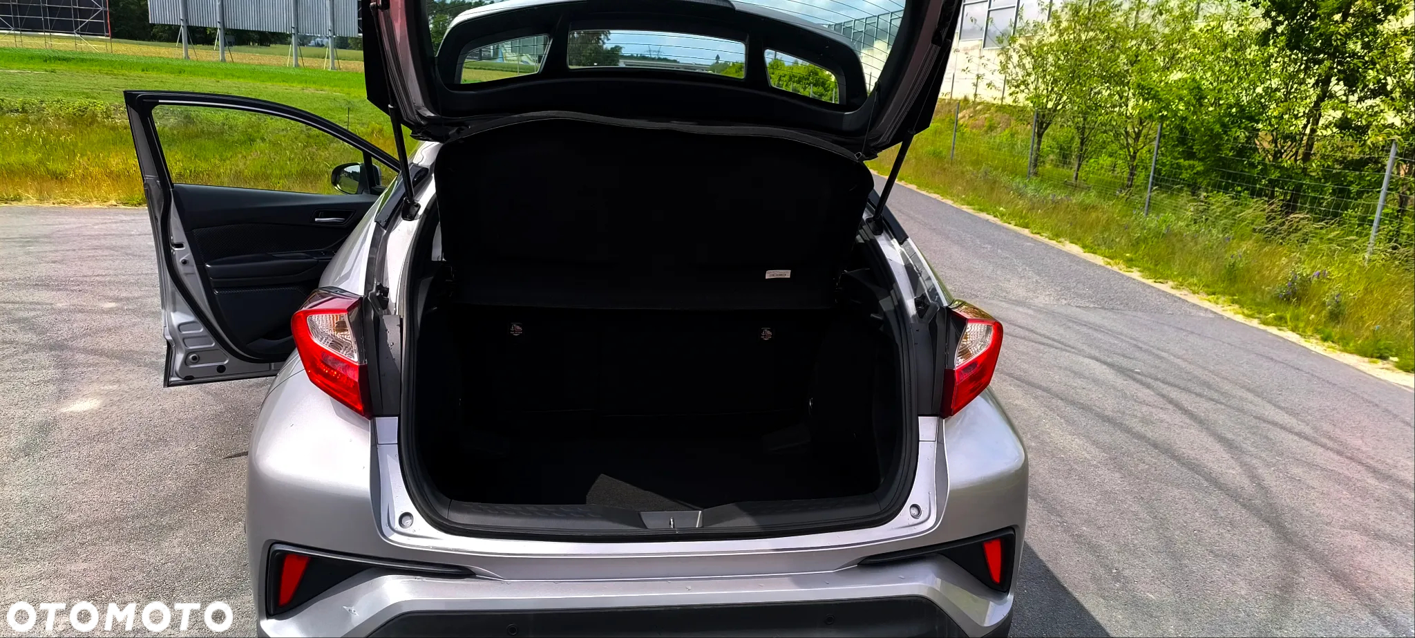 Toyota C-HR 1.8 Hybrid Business - 22