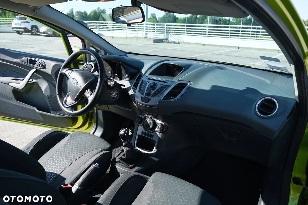Ford Fiesta 1.6 Sport - 19