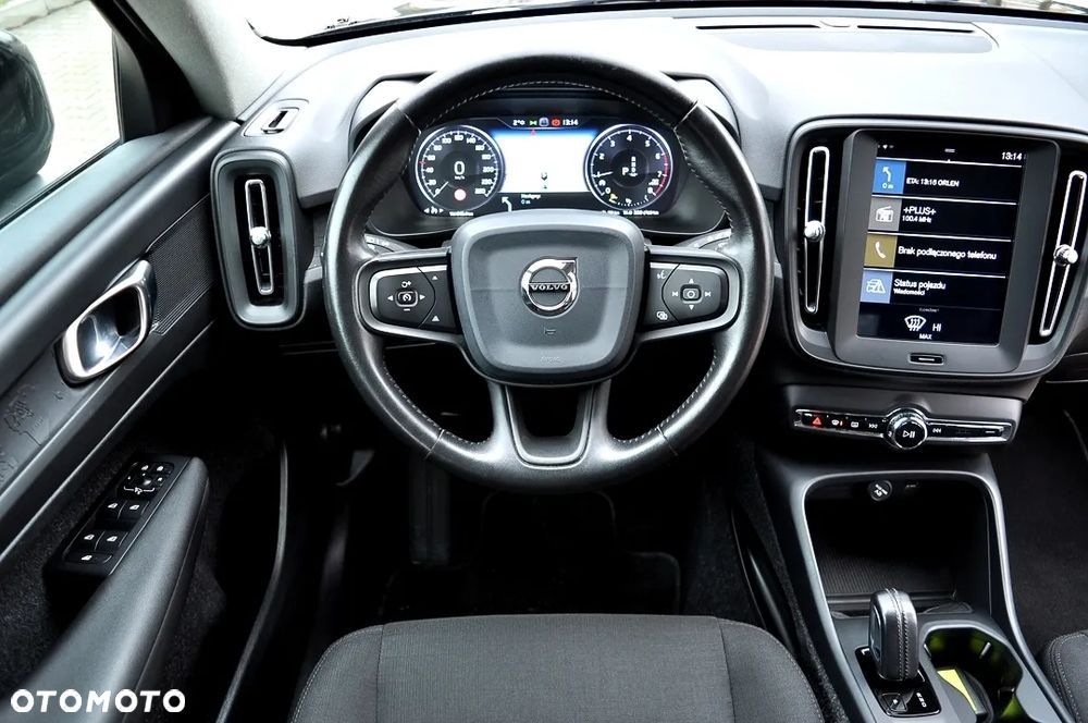 Volvo XC 40 T3 Momentum Pro - 27