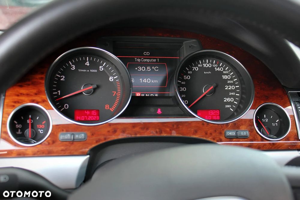 Audi A8 W12 quattro - 6