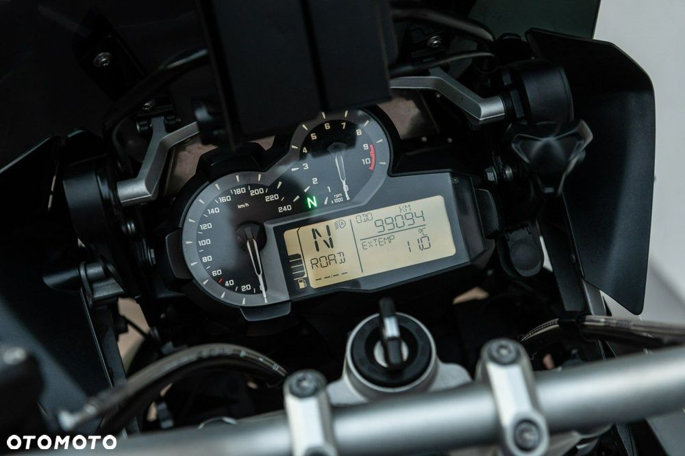 BMW R - 8