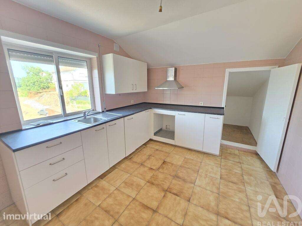 Apartamento T2 em Gondarém de 102 m2 - Grande imagem: 2/14