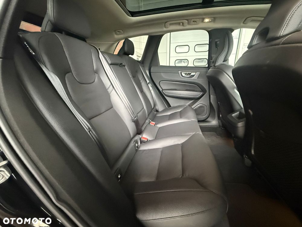 Volvo XC 60 B5 B AWD Plus Bright - 13