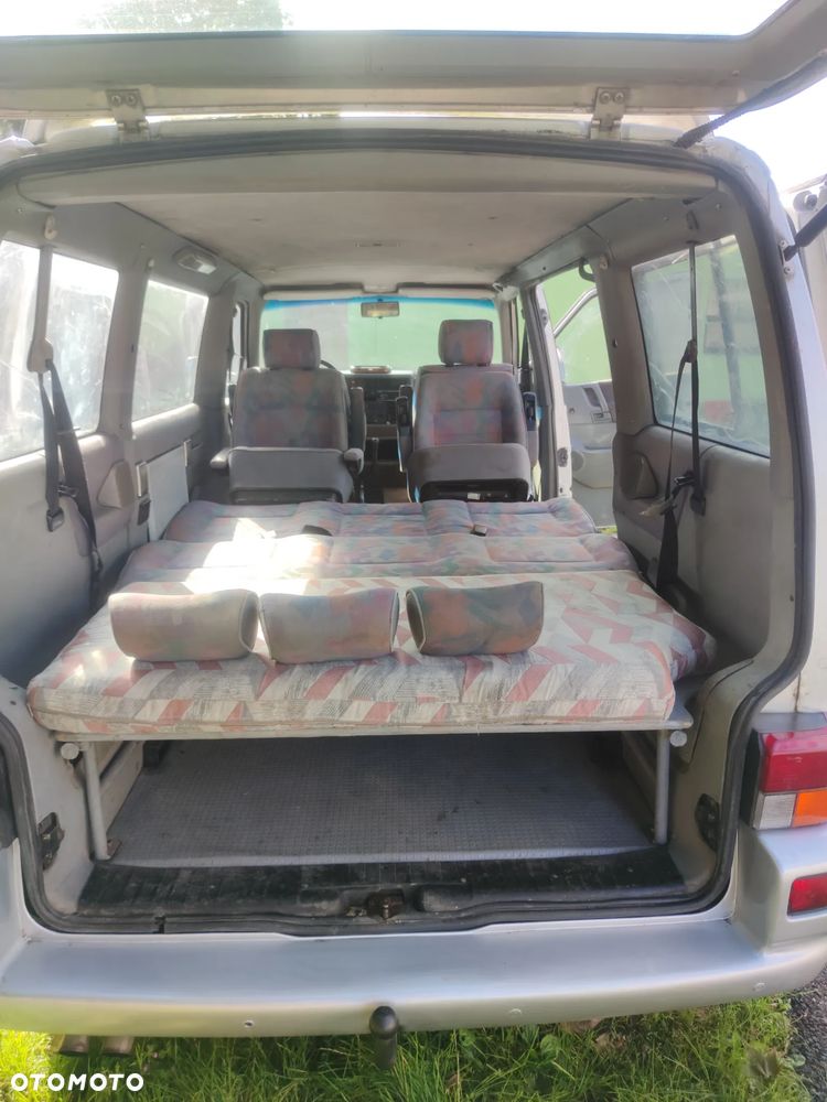 Volkswagen Multivan - 15