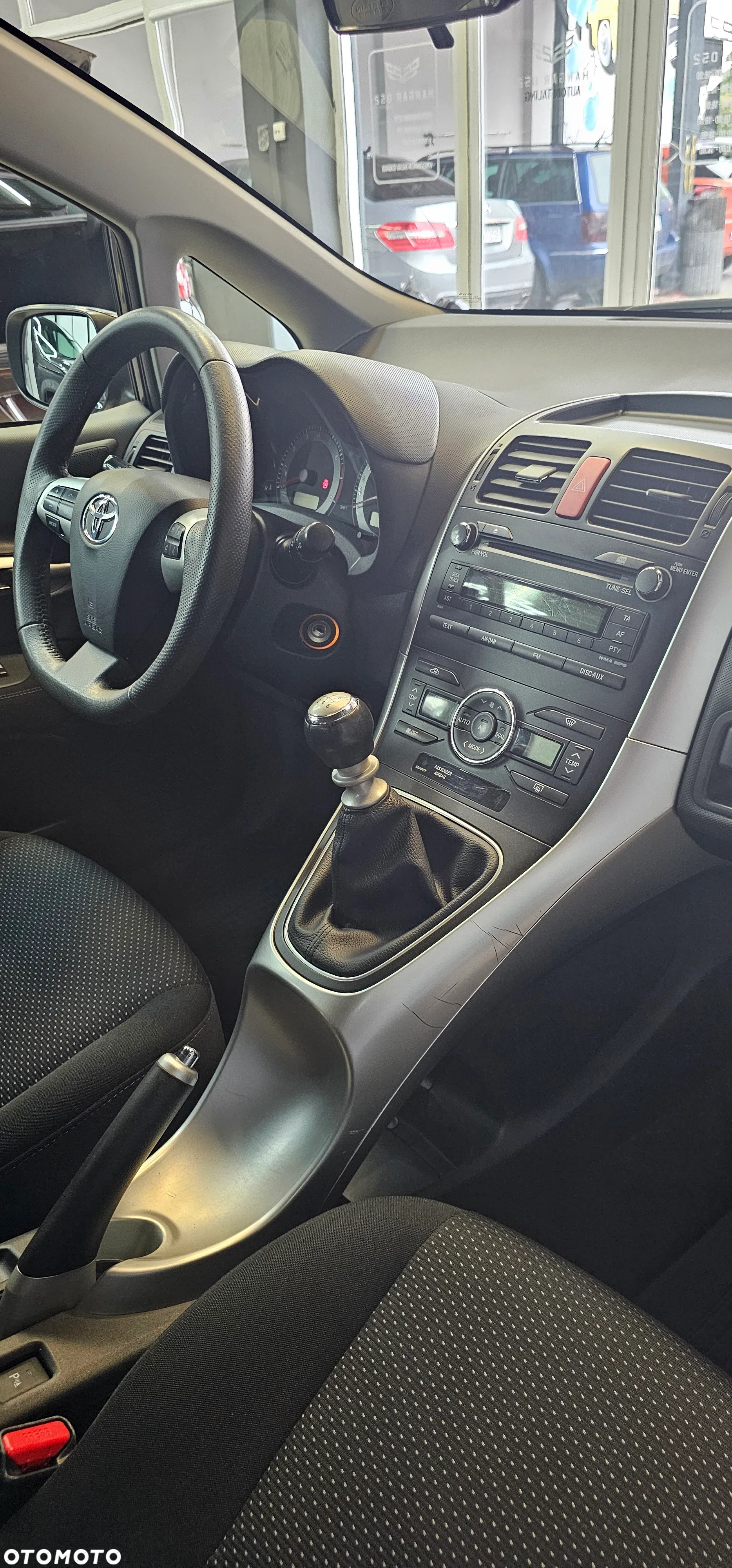 Toyota Auris 1.6 Sol - 4