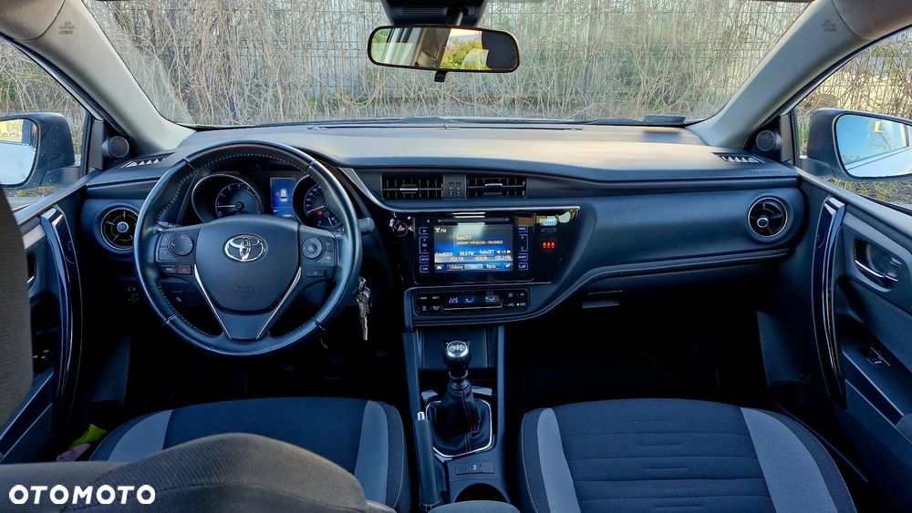 Toyota Auris 1.6 Premium - 10