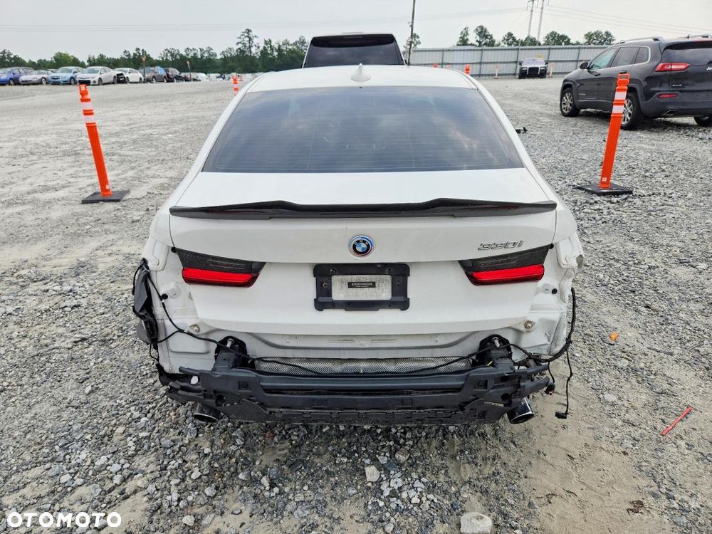 BMW Seria 3 330i M Sport sport - 6
