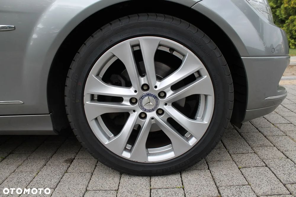 Mercedes-Benz Klasa C 220 CDI DPF Avantgarde - 39