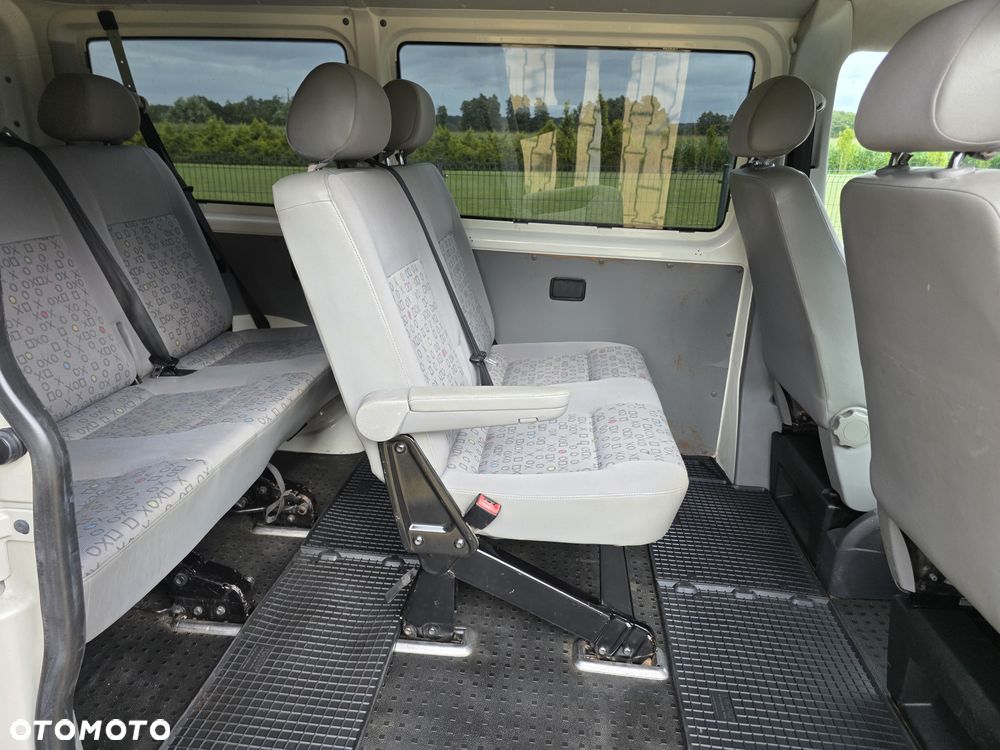 Volkswagen Transporter - 13