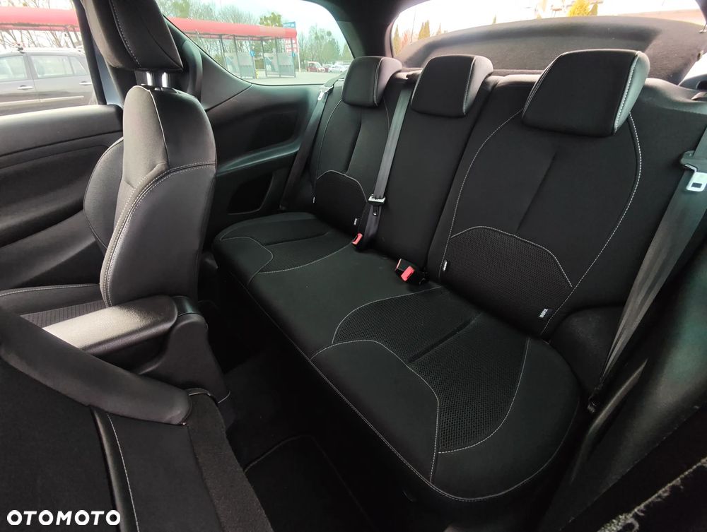 Citroën DS3 HDi 90 FAP SoChic - 11