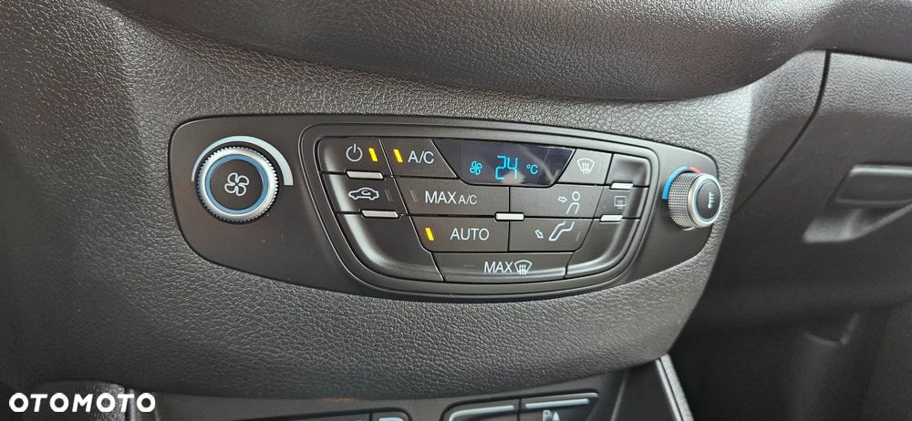 Ford Tourneo Courier 1.5 TDCi Titanium - 12