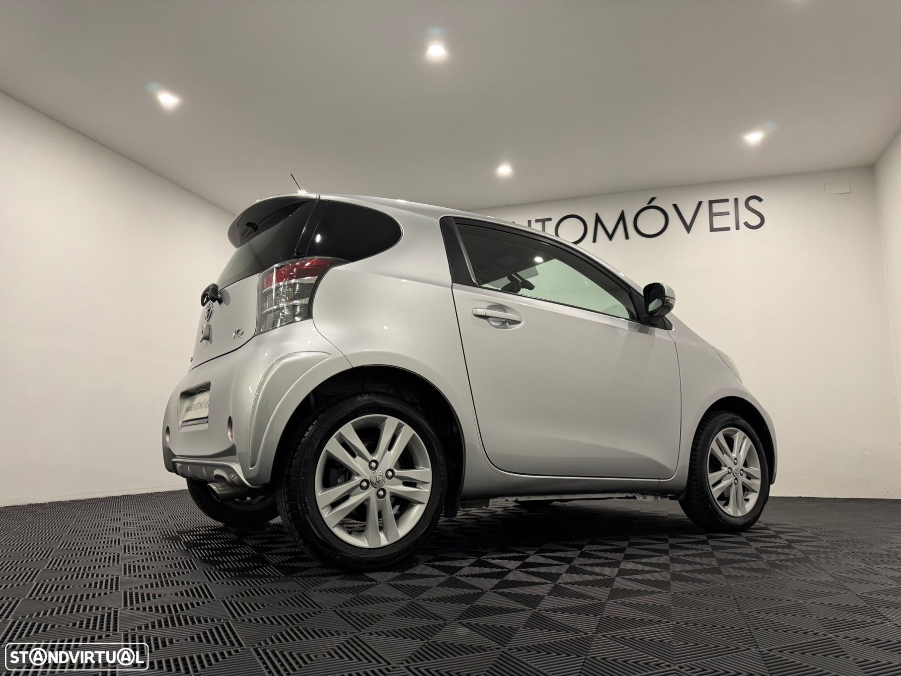Toyota iQ 1.33 VVT-i - 30