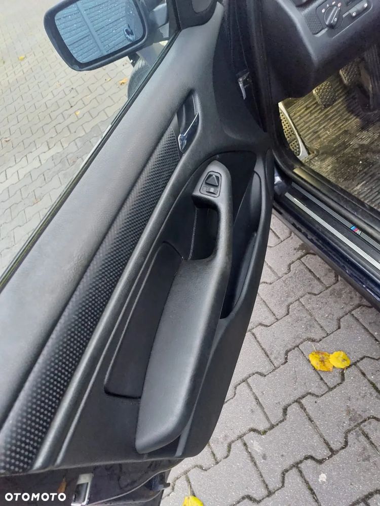 BMW Seria 3 330i - 12