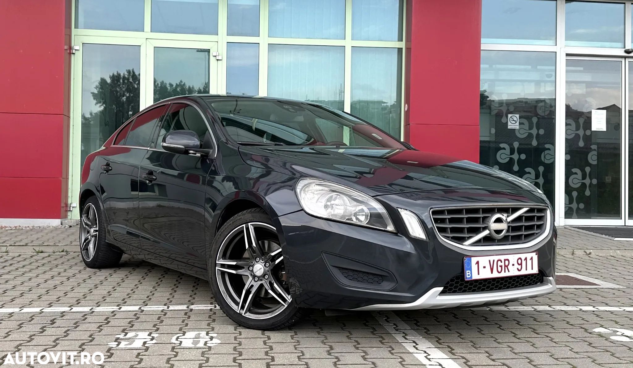 Volvo S60 - 1