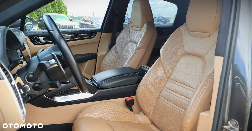 Porsche Cayenne - 14